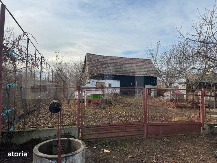 Casă cu 3 camere în Crișeni