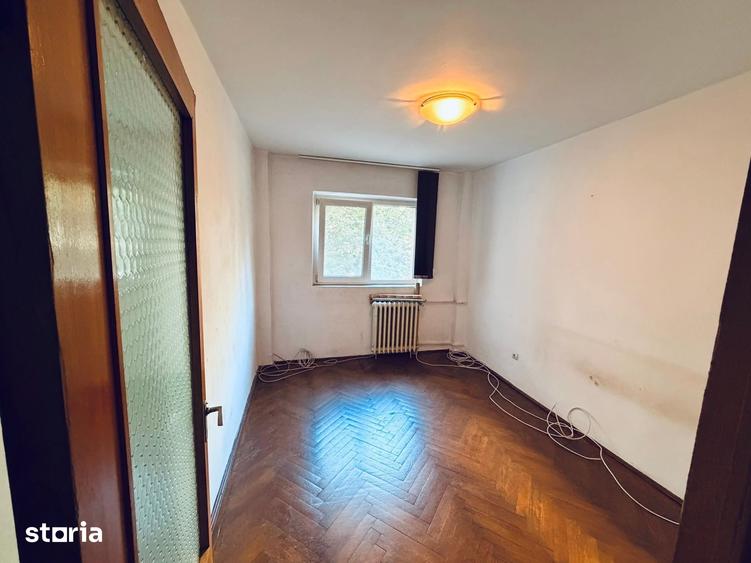 Apartament cu 4 camere în Moșilor