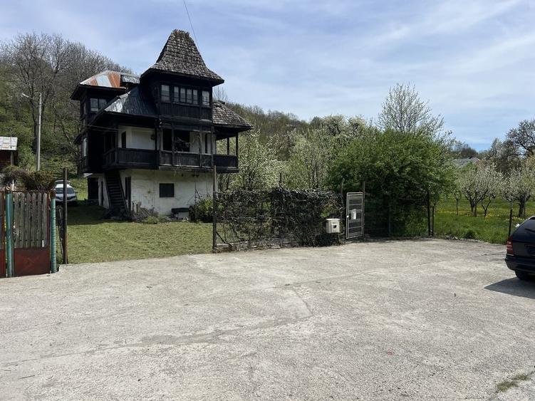 Casă cu 3 camere în Central