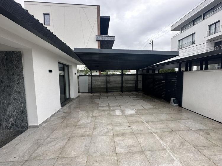 Casă individuală cu 10 camere cu Canalizare în Pipera