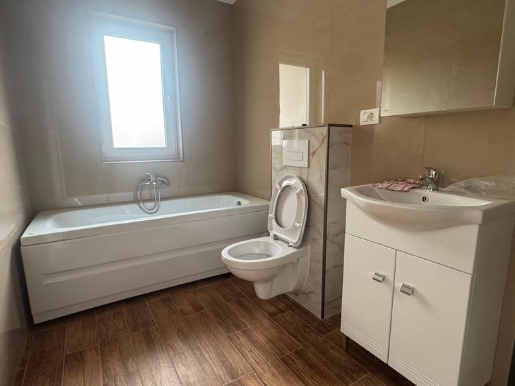 Duplex cu 3 camere cu Teren 300 Mp în Urseni