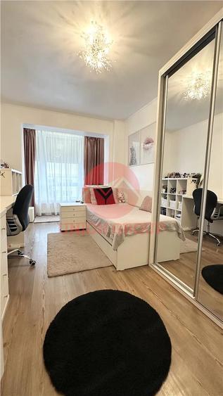 Apartament cu 3 camere decomandat în Km 4