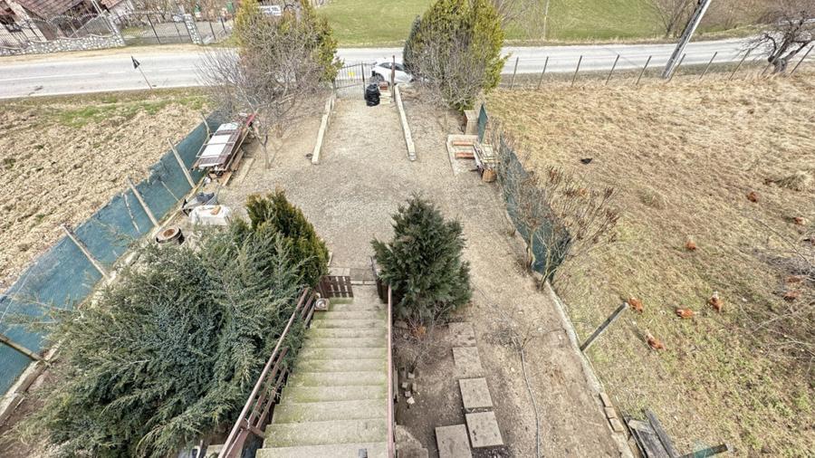 Casă cu 4 camere cu Teren 300 Mp în Fântânele