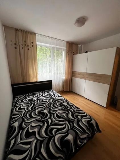 Apartament cu 2 camere semidecomandat în Giurgiului