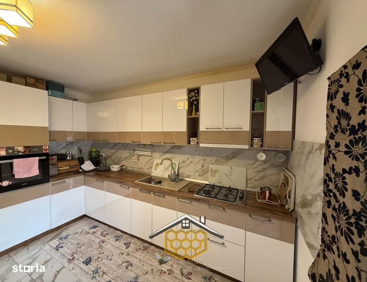 Casă cu 4 camere cu Teren 330 Mp în Bordei