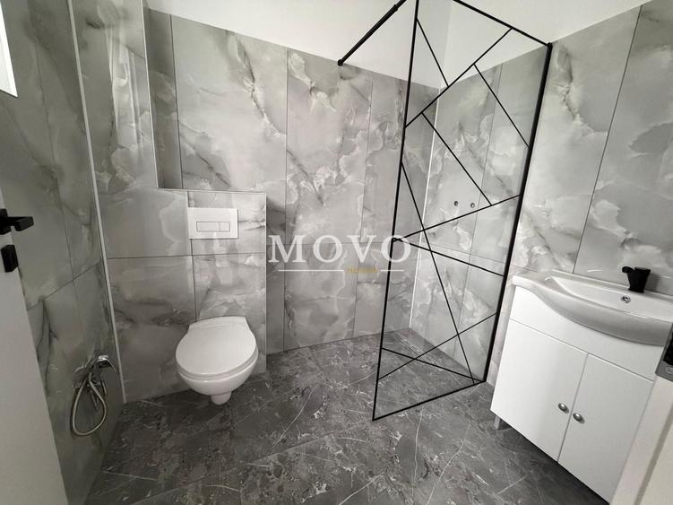 Duplex cu 4 camere cu Canalizare în Utvin