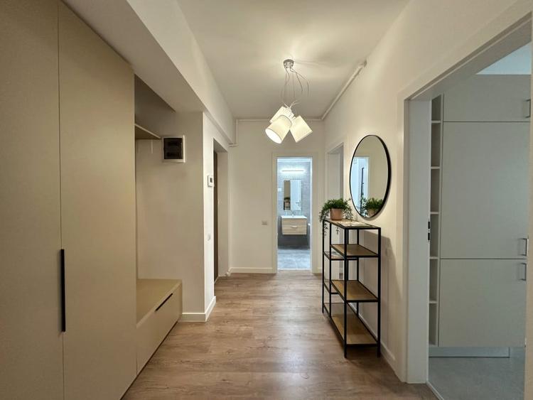 Apartament cu 2 camere decomandat, mobilat în Parcul Carol