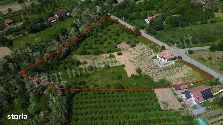 Casă cu 4 camere în Bujoreni