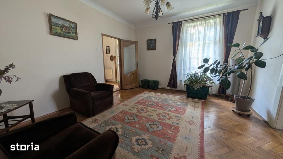 Casă cu 5 camere cu Teren 346 Mp în Gheorgheni