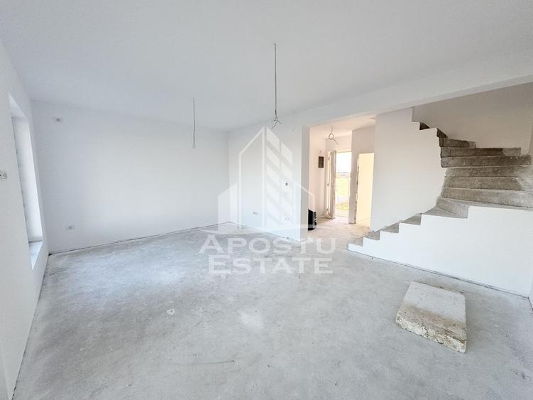 Duplex cu 4 camere cu Canalizare în Giroc