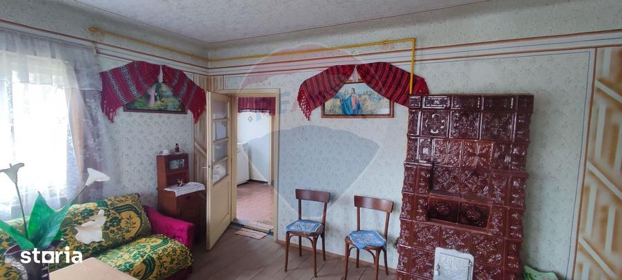 Casă cu 3 camere cu Teren 1361 Mp în Gârdani