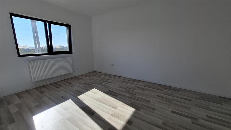 Casă individuală cu 5 camere cu Canalizare în Valea Lupului