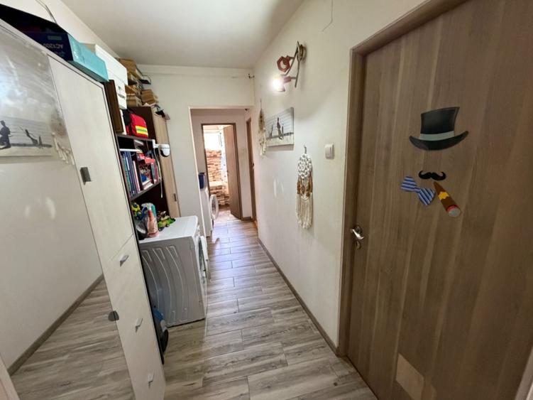 Apartament cu 3 camere decomandat în Cetate