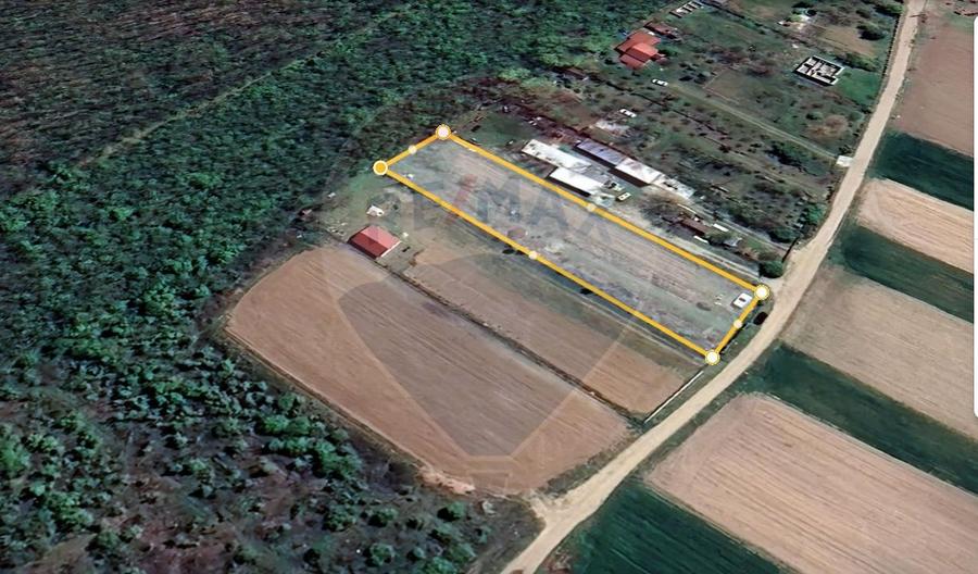 Teren agricol extravilan de 2200 mp, în Teișori