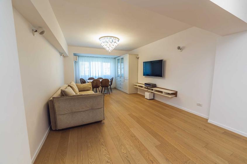 Apartament cu 4 camere decomandat în Unirii