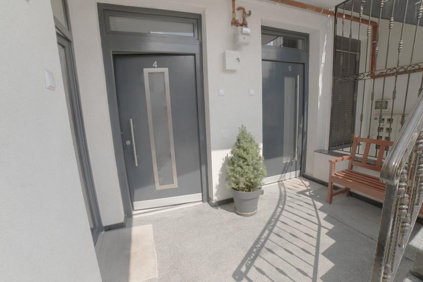 Apartament cu 2 camere semidecomandat, mobilat în Turda