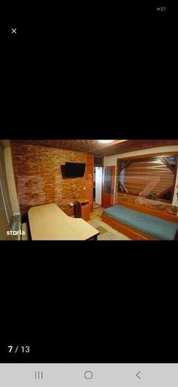 Apartament cu 3 camere nedecomandat, mobilat în Central