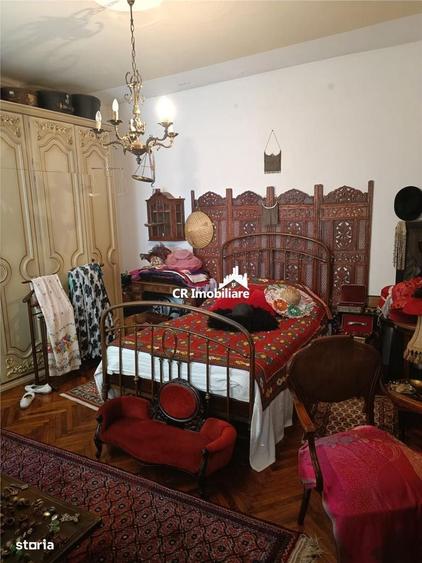 Apartament cu 4 camere semidecomandat în Ultracentral