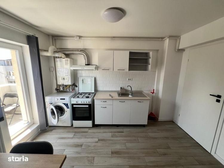 Apartament cu 3 camere semidecomandat în Titan