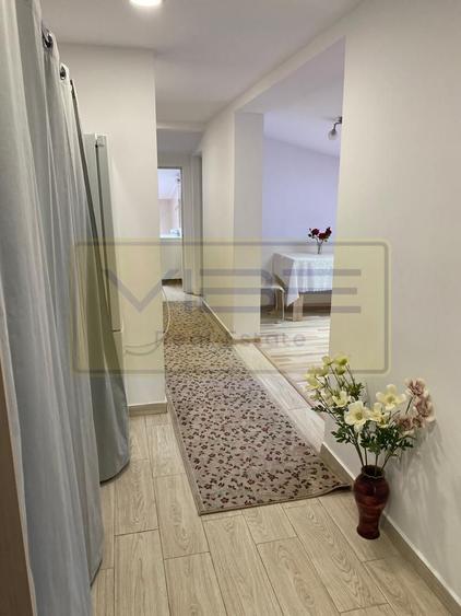 Apartament cu 3 camere semidecomandat, mobilat în Gară