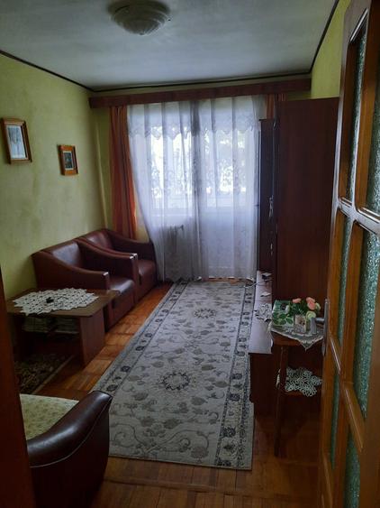 Apartament cu 3 camere decomandat în Fălticeni