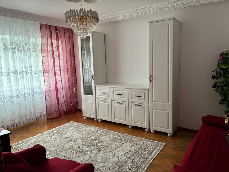 Apartament cu 2 camere decomandat, mobilat în Nicolina