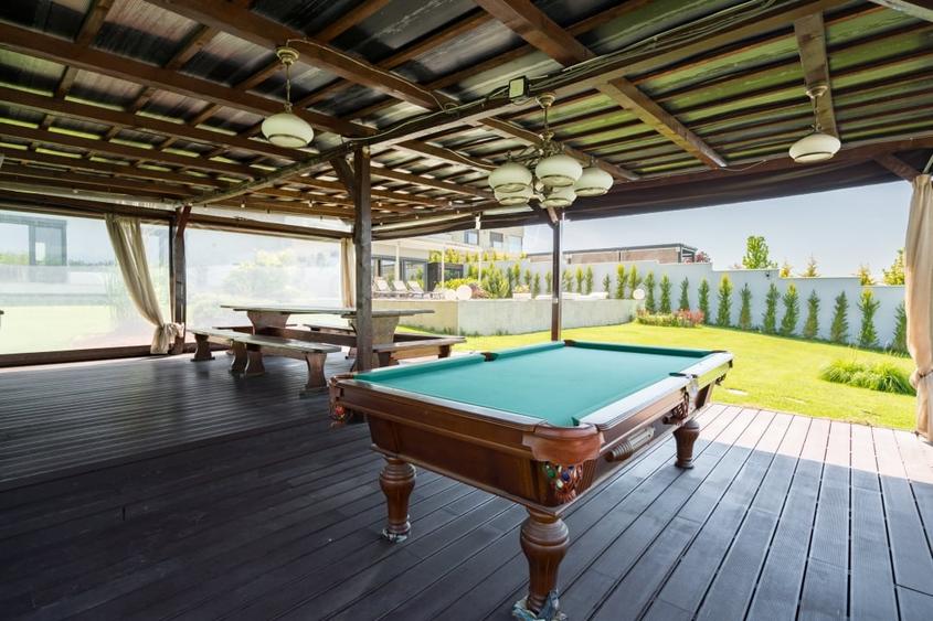 Casă individuală cu 5 camere cu Canalizare în Izvorani