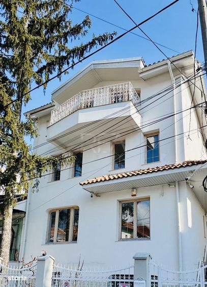 Casă cu 8 camere cu Canalizare în Floreasca