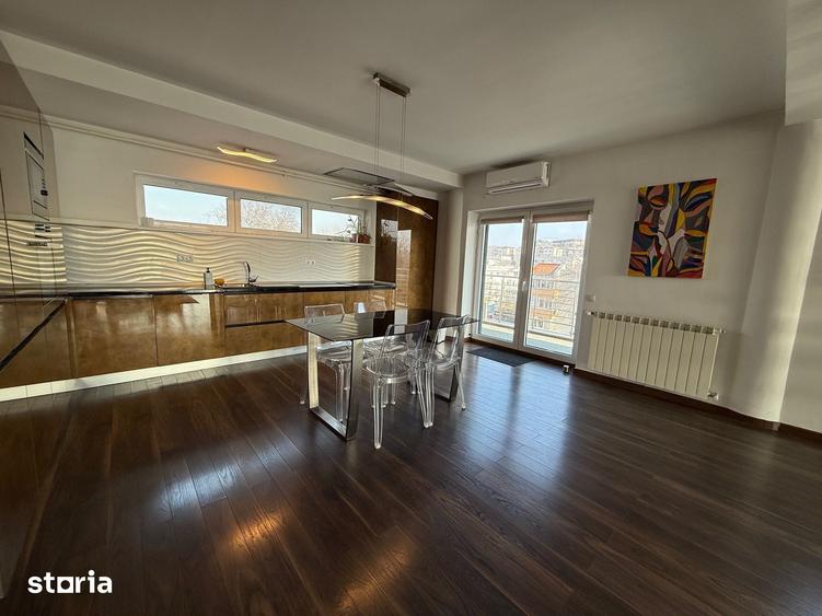 Apartament cu 5 camere în Băneasa