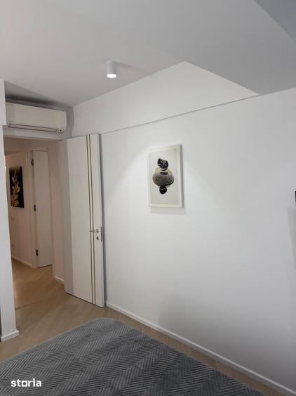 Apartament cu 3 camere în Văcăresti