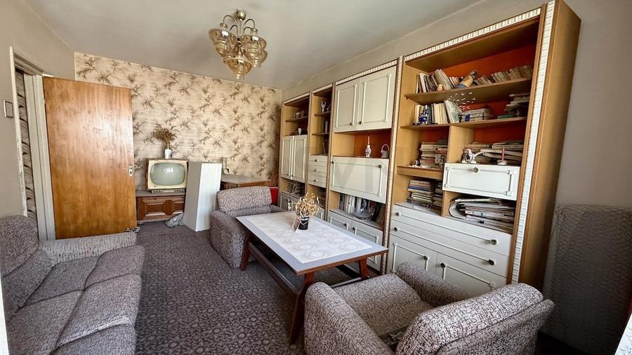 Apartament cu 2 camere decomandat în Tei