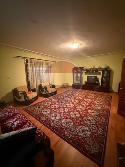 Casă individuală cu 4 camere cu Teren 7700 Mp în Brebeni