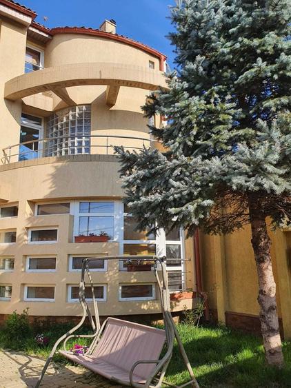 Casă cu 4 camere în Central