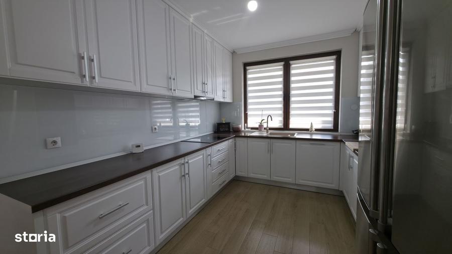 Casă cu 3 camere în Centura