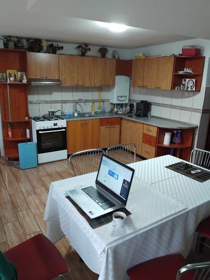 Casă individuală cu 5 camere cu Teren 841 Mp în Central