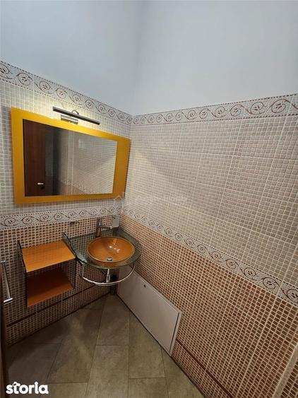 Casă cu 4 camere cu Teren 40 Mp în Cotroceni