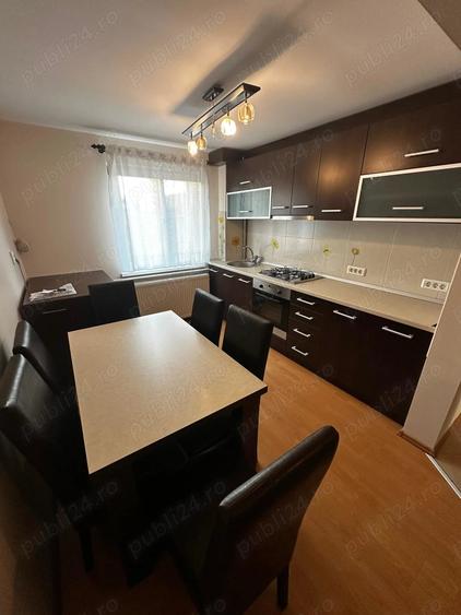 Inchiriez apartament 3 camere, Resita, Micro 3 - 6