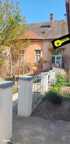 Casă cu 4 camere cu Teren 720 Mp în Central