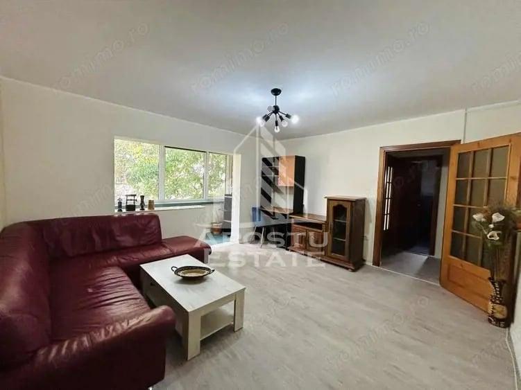 Apartament cu 3 camere semidecomandat în Complex Studențesc