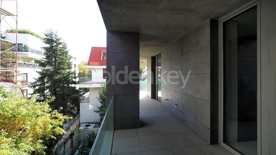 Apartament cu 4 camere decomandat în Floreasca