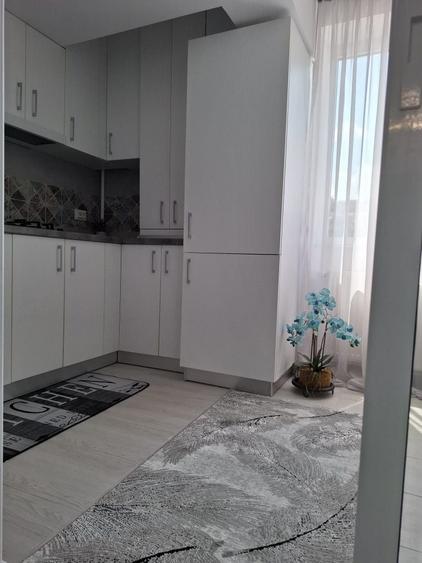 Apartament cu 3 camere decomandat în Galata