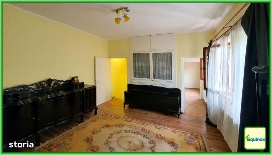 Casă cu 4 camere semidecomandat în Central