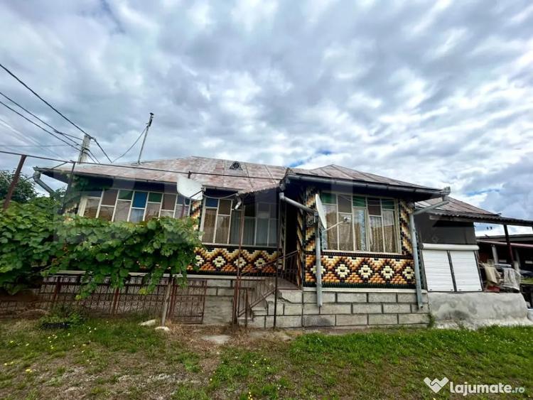 Casă cu 3 camere cu Teren 1760 Mp în Chiuza