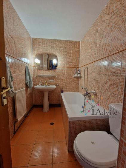 Apartament cu 4 camere decomandat în Noua