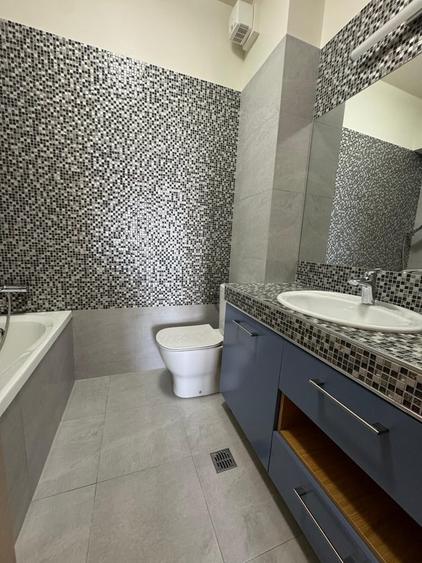 Apartament cu 3 camere decomandat în Olteniței