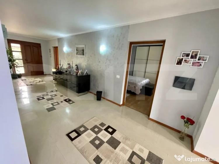 Casă cu 5 camere cu Teren 9300 Mp în Vadu Moldovei