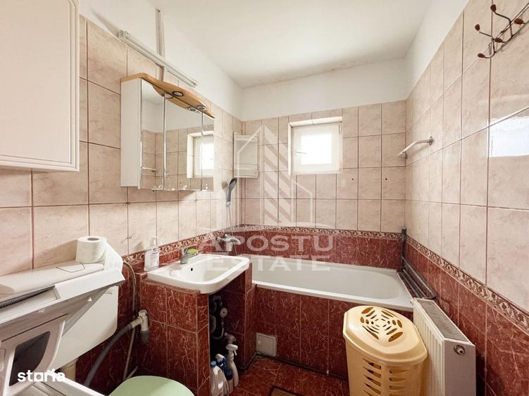 Apartament cu 2 camere semidecomandat în Girocului