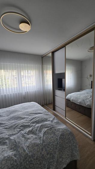 Apartament cu 3 camere decomandat în Dacia