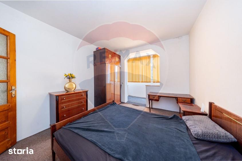 Apartament cu 3 camere decomandat în Dârste