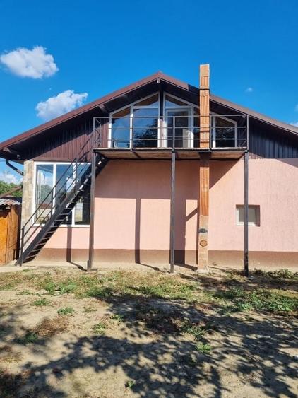 Casă individuală cu 3 camere cu Teren 1900 Mp în Topalu